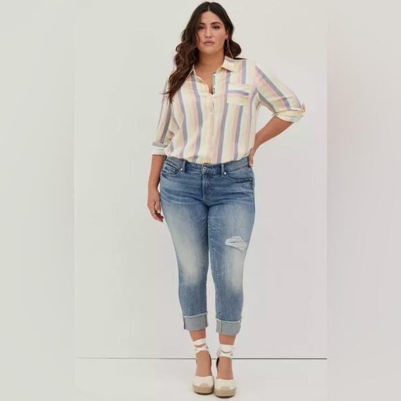 Torrid Crop Boyfriend Straight Vintage Stretch Mid-Rise Jean In Psyche Wash - 24 - Picture 3 of 15